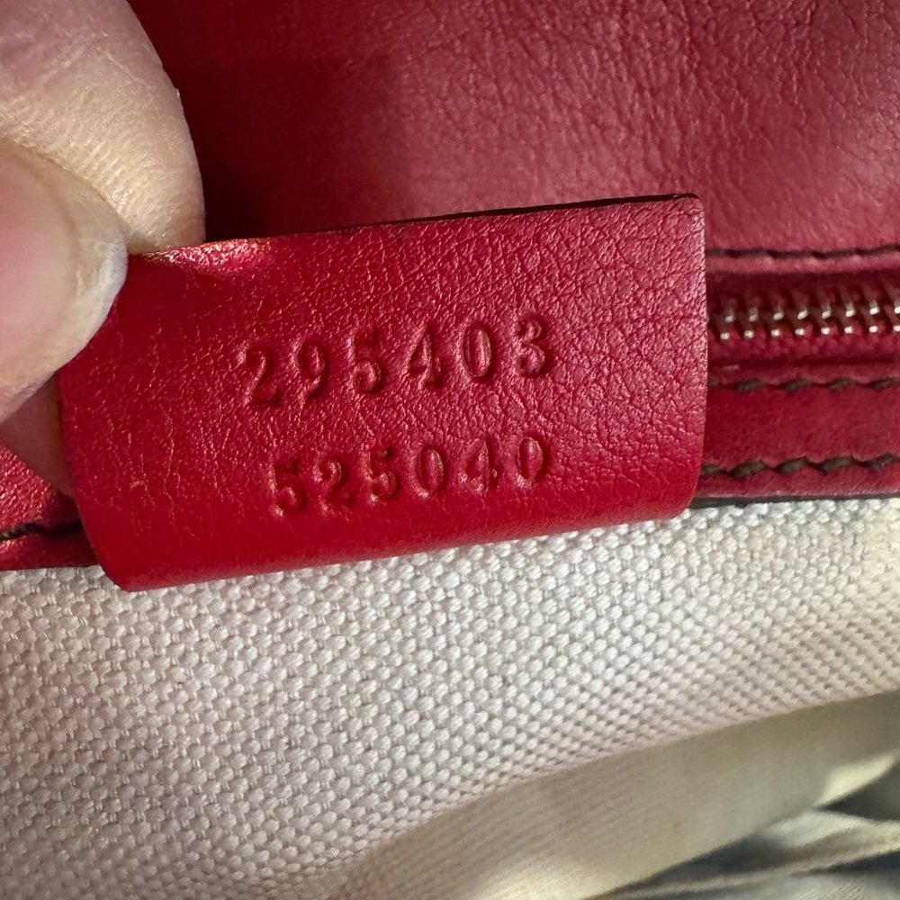 Authentic Gucci Emily Guccisima chained shoulder bag - Picture 13 of 15